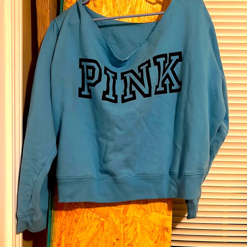 Off shoulder cropped sweatshirt